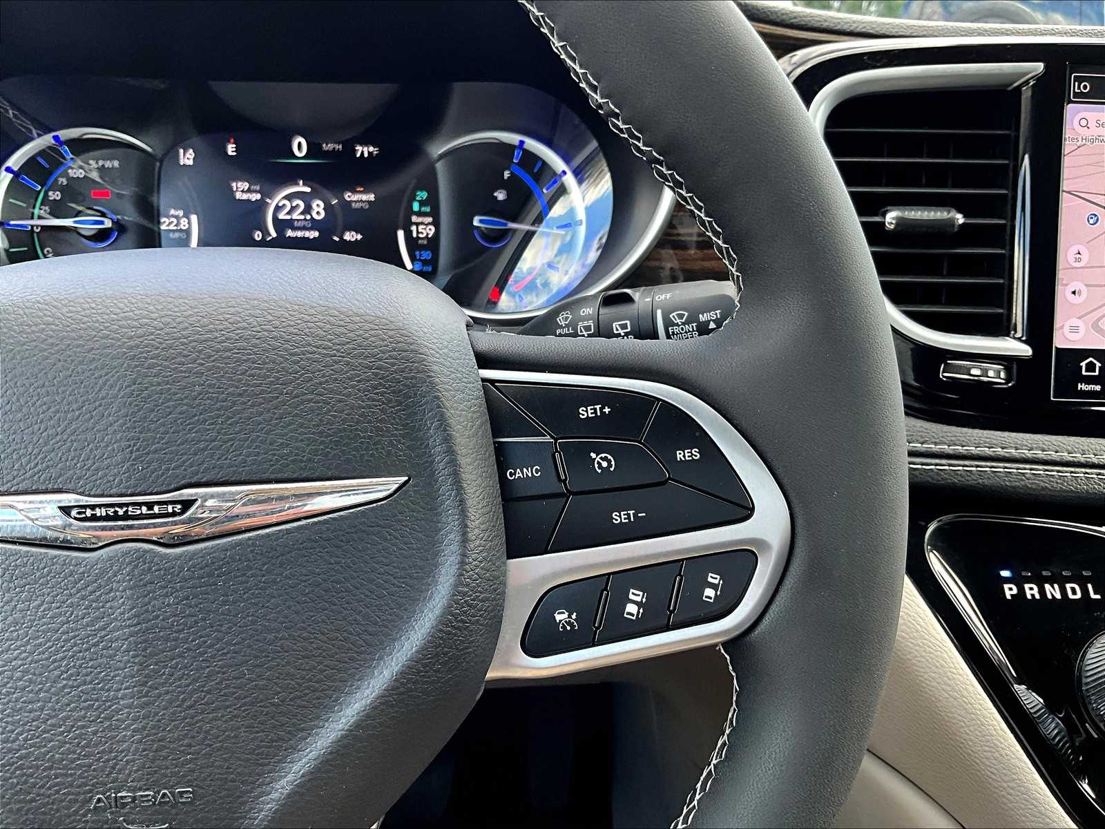 2023 Chrysler Pacifica Hybrid Limited photo 25