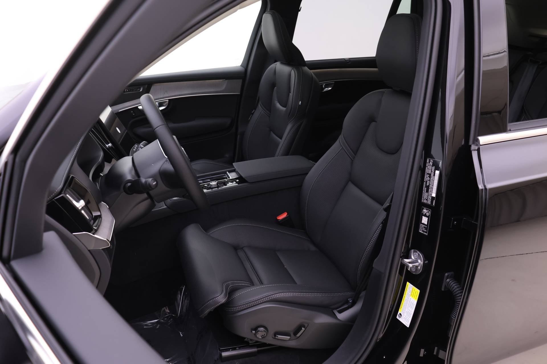 2026 Volvo XC90 photo 2