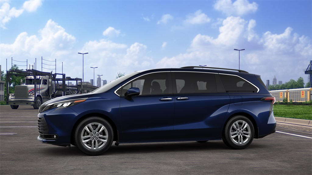 2025 Toyota Sienna XLE photo 3