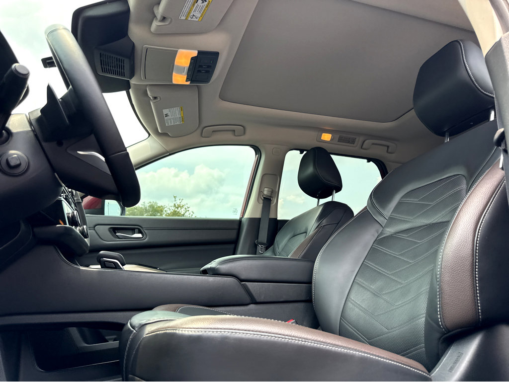 2024 Nissan Pathfinder Platinum photo 16