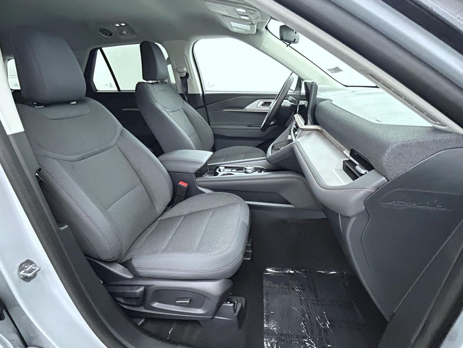 2025 Ford Explorer photo 15