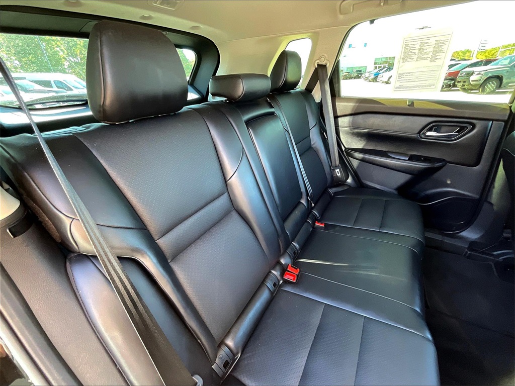 2023 Nissan Rogue SV photo 15