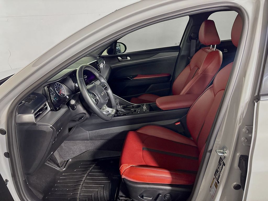 2024 Kia K5 GT-Line photo 11