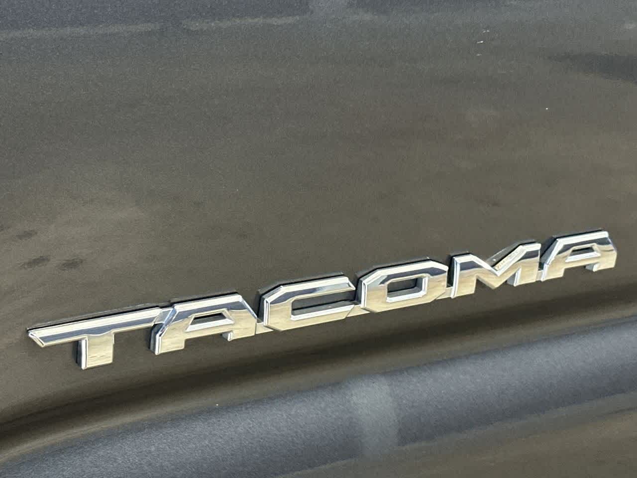 2023 Toyota Tacoma TRD photo 10