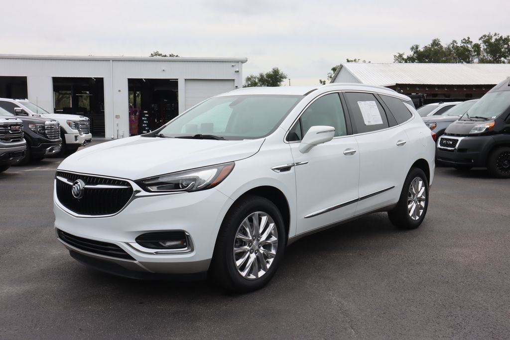 2021 Buick Enclave Essence photo 3