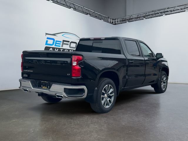 2025 Chevrolet Silverado 1500 LT photo 3