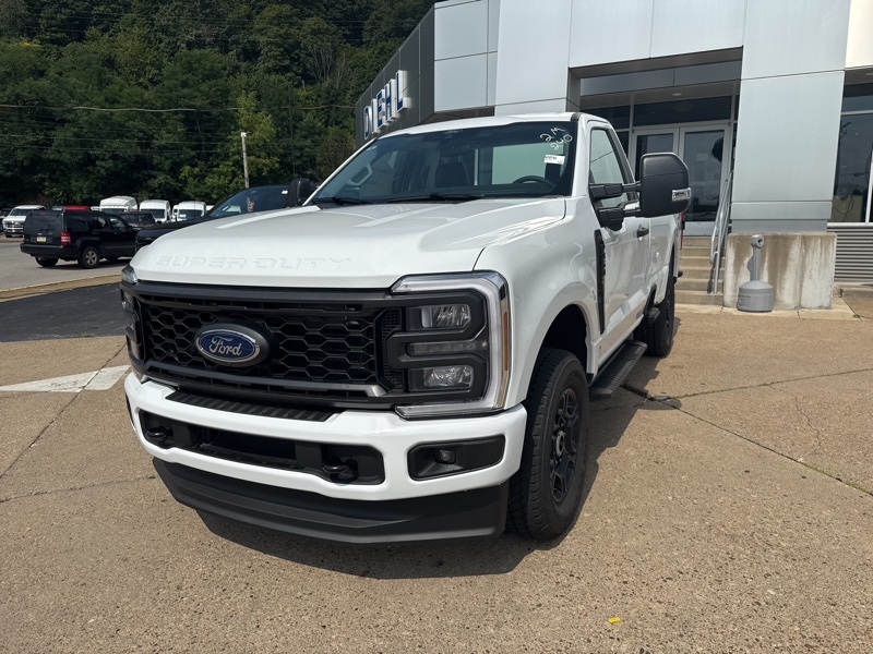 2025 Ford F-350 XL photo 3