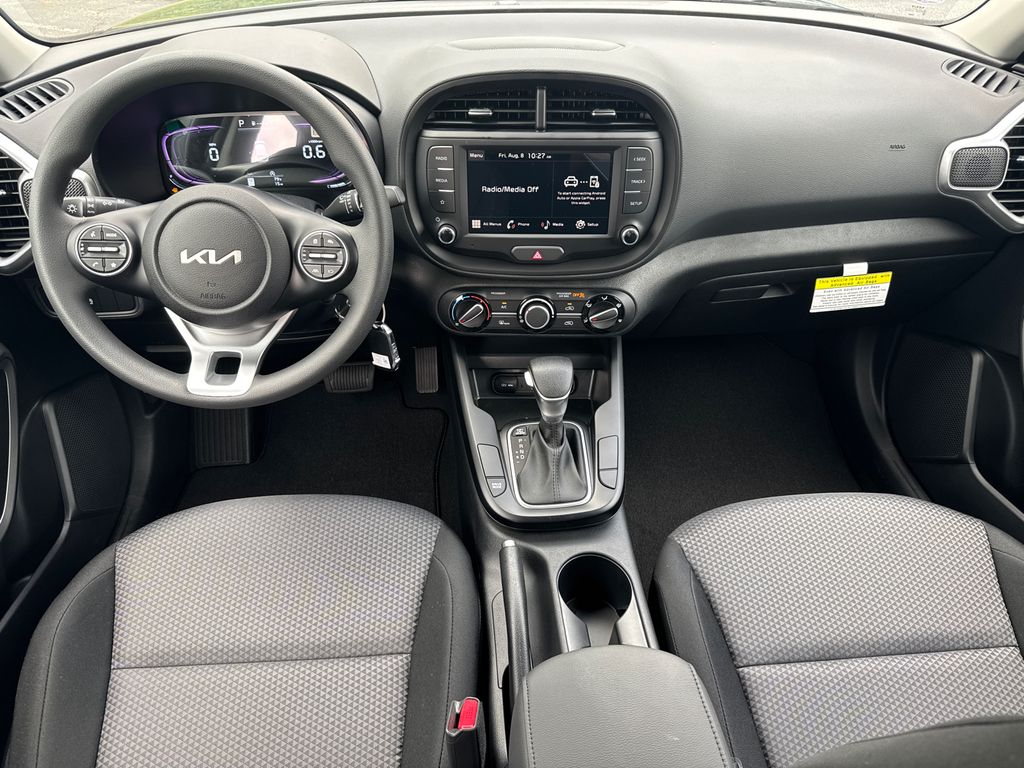 2025 Kia Soul LX photo 14