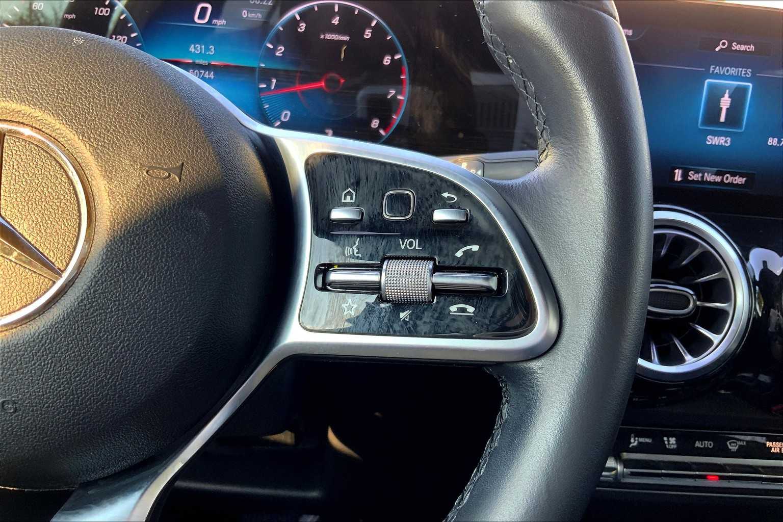 2022 Mercedes Benz GLB 250 photo 24