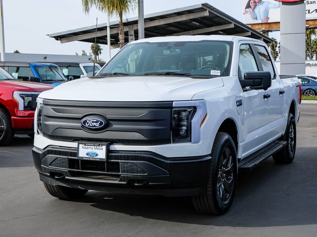 2024 Ford F-150 Lightning photo 3
