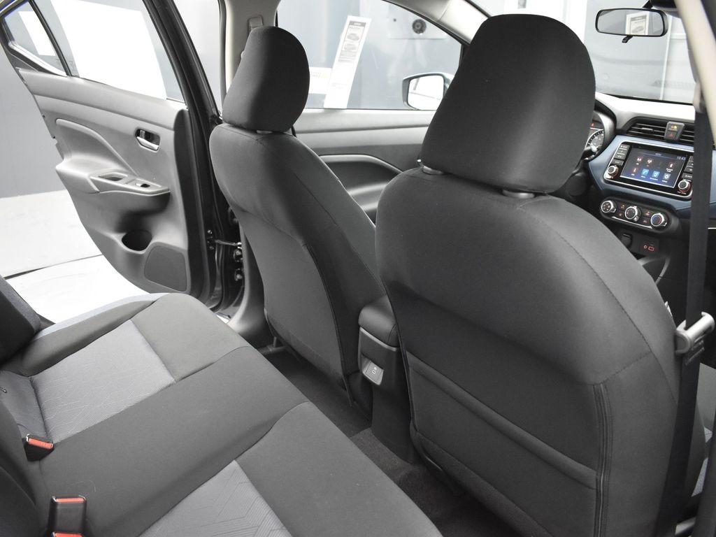 2025 Nissan Versa 1.6 SV photo 17