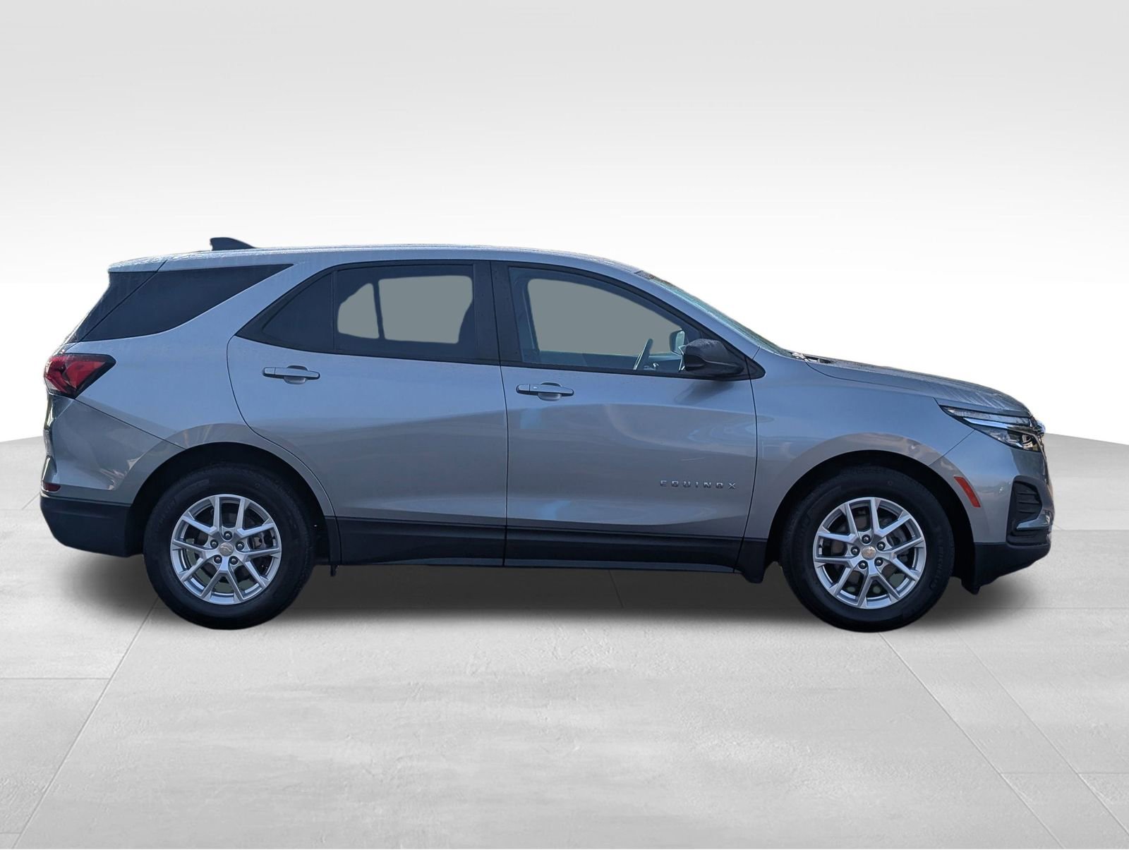 2024 Chevrolet Equinox LS photo 6