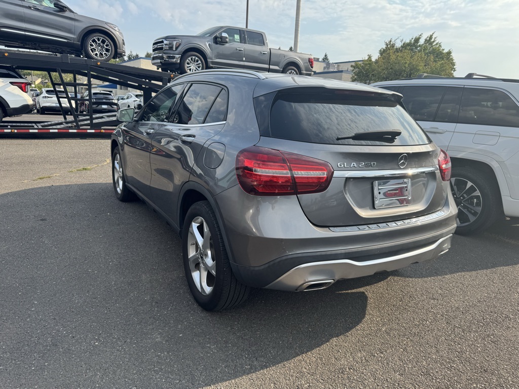 2020 Mercedes Benz GLA 250 photo 3
