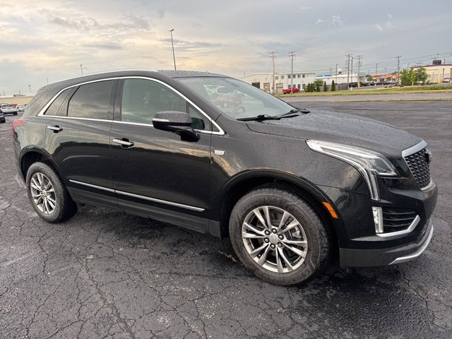 2021 Cadillac XT5 Premium Luxury photo 3