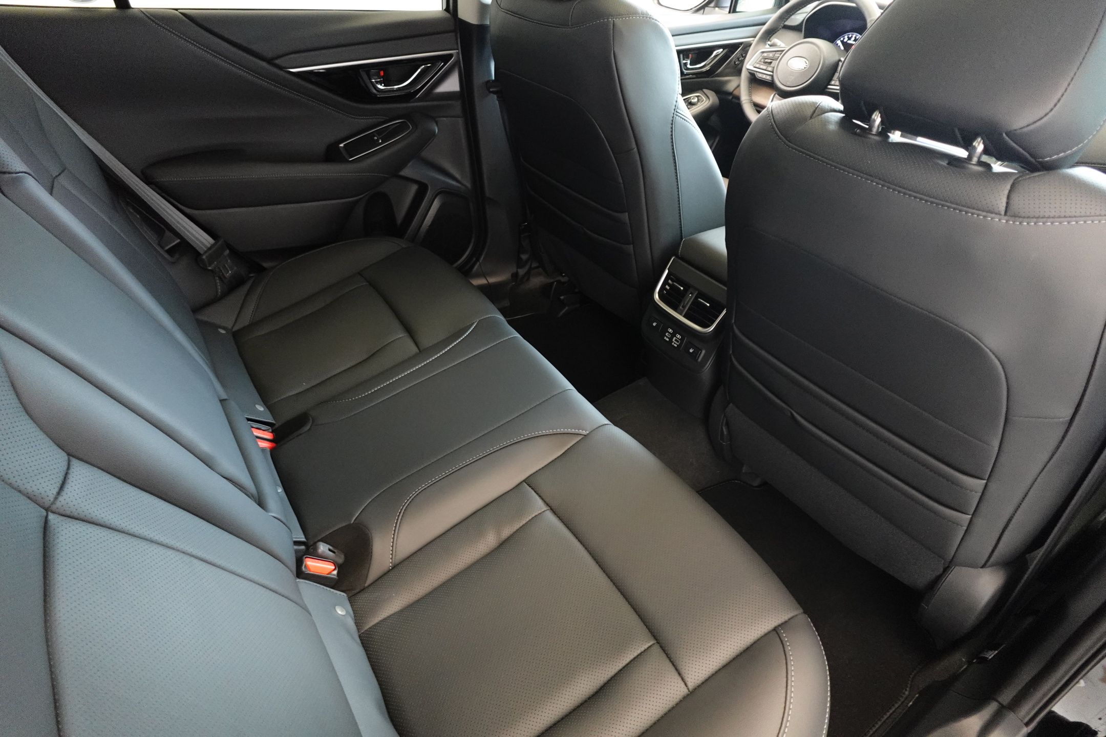 2025 Subaru Outback Touring photo 20