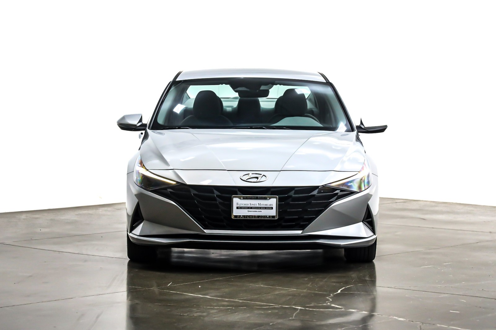 2023 Hyundai Elantra SEL photo 2