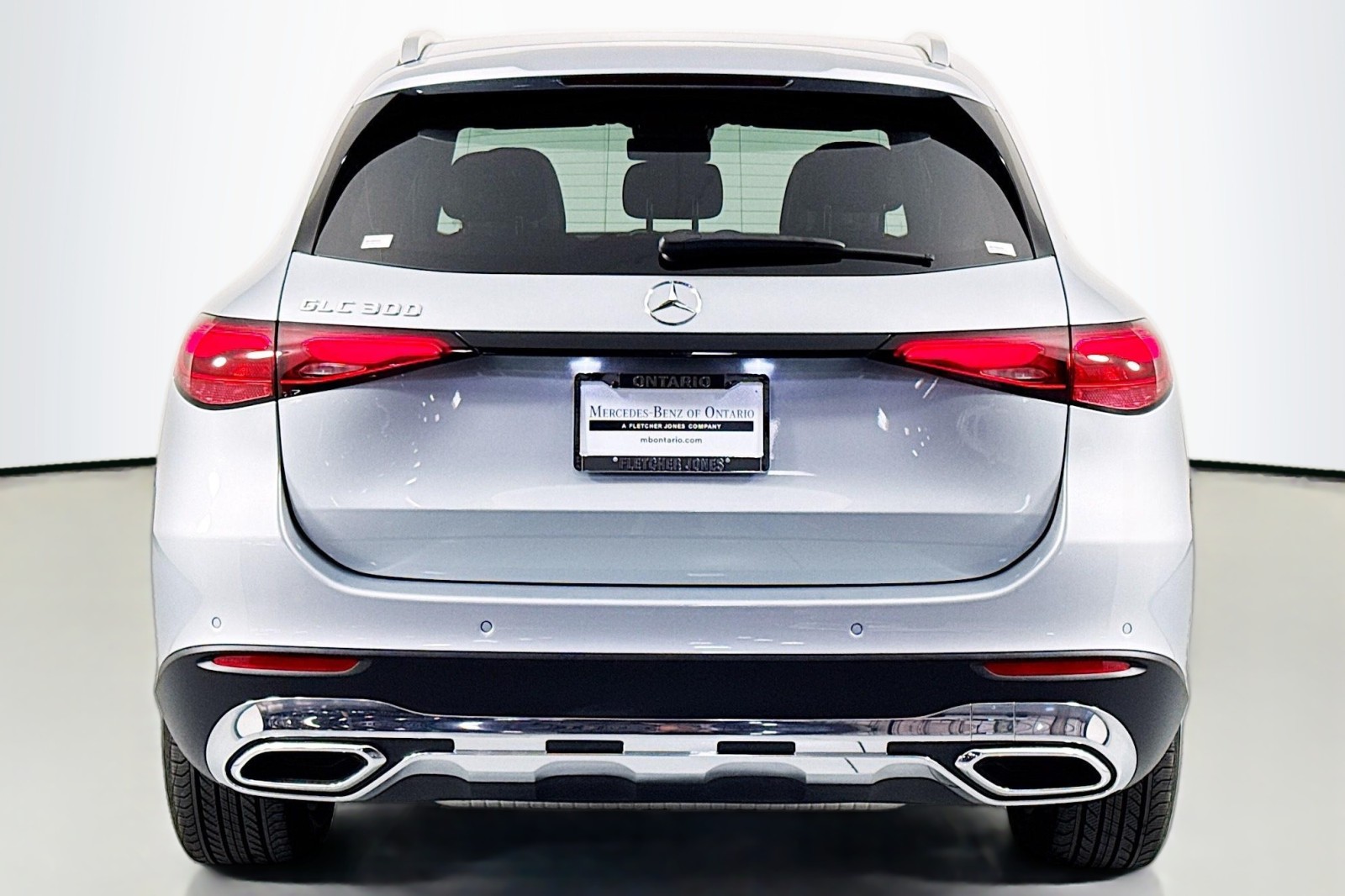 2025 Mercedes Benz GLC 300 photo 3