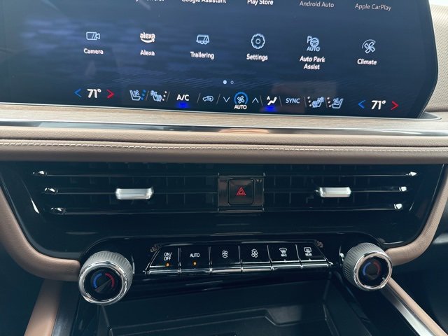 2025 Chevrolet Tahoe High Country photo 14