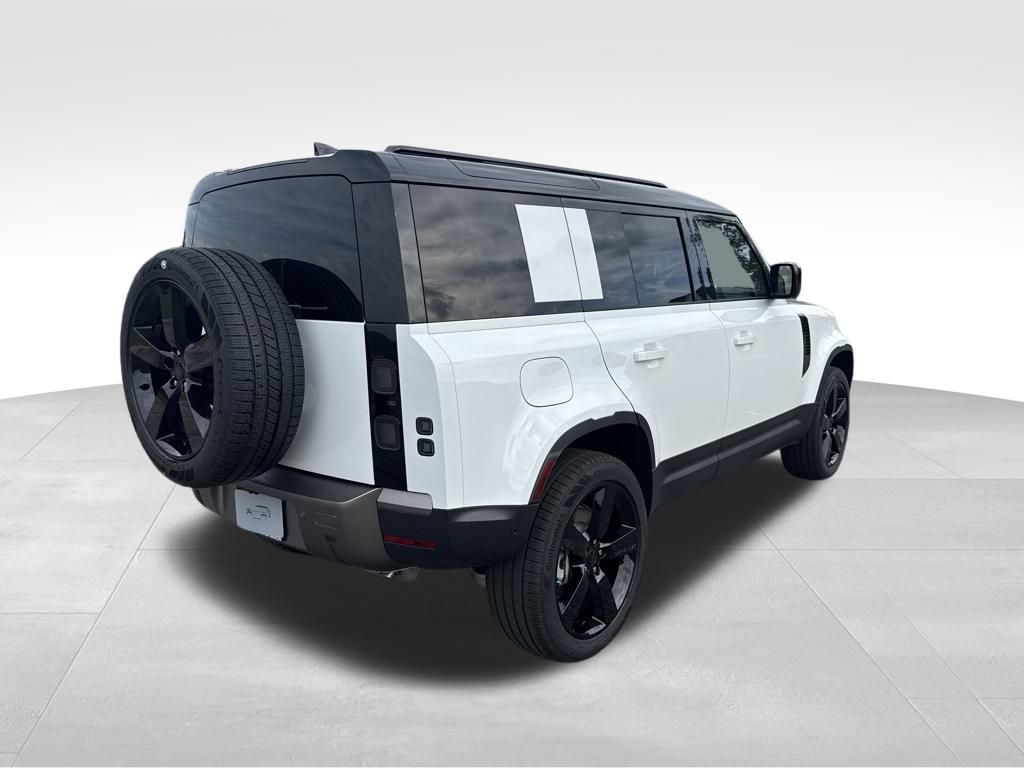 2026 Land Rover Defender 110 S photo 2