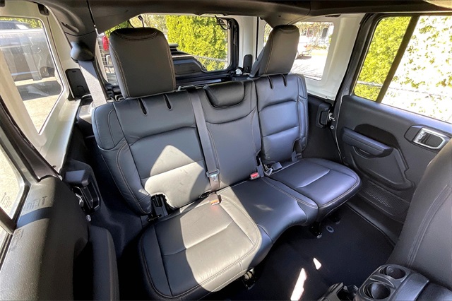 2025 Jeep Wrangler Willys photo 22