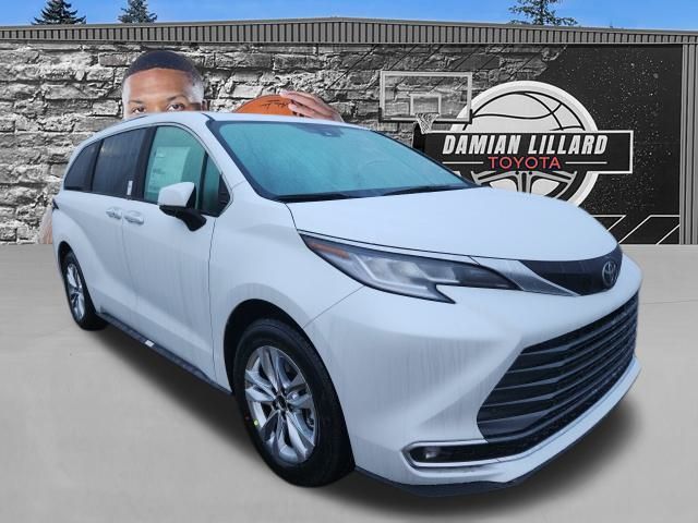 2026 Toyota Sienna Limited's photo