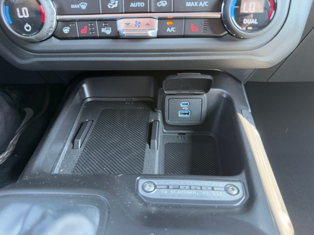 2025 Ford Bronco Outer Banks photo 28
