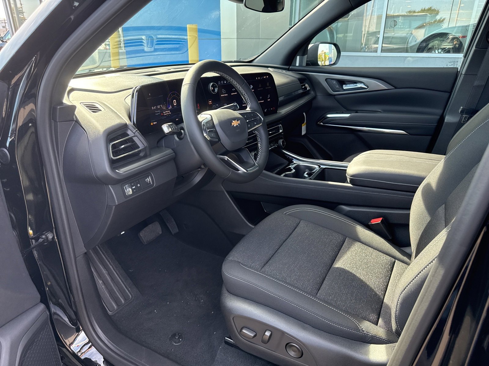 2026 Chevrolet Traverse photo 16