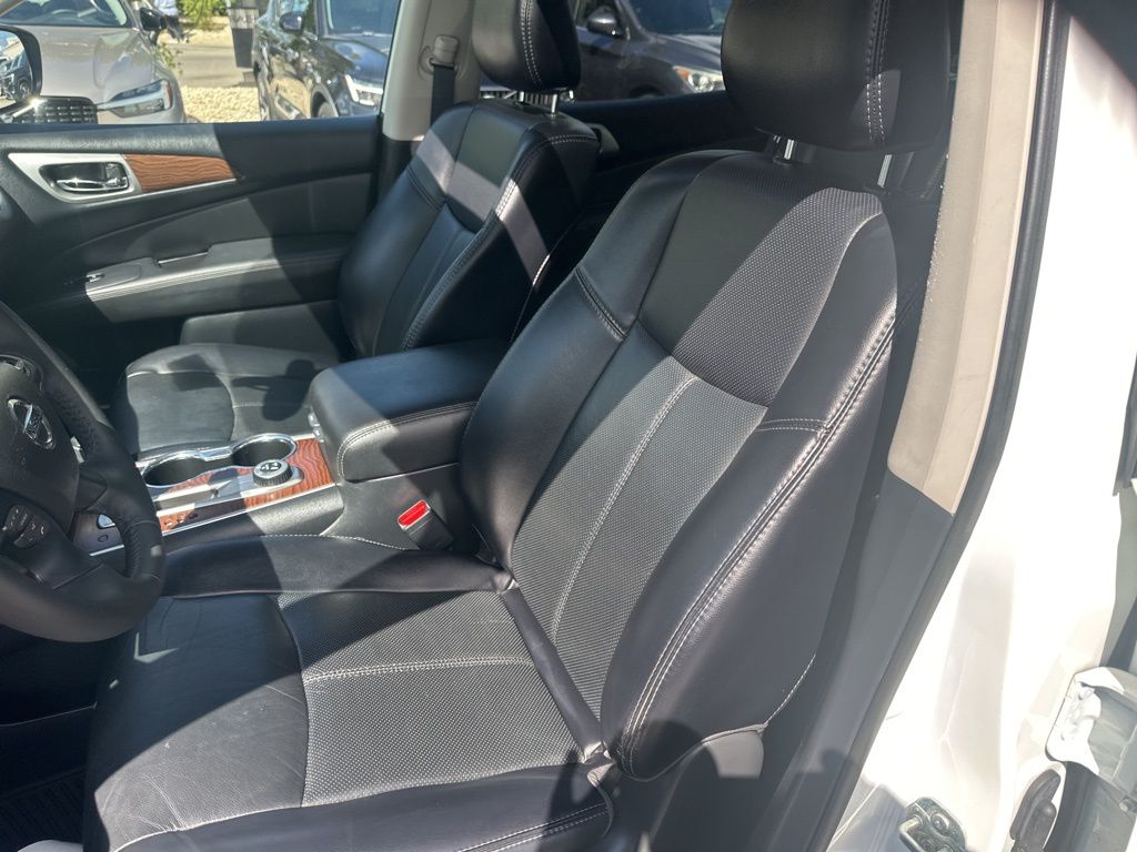 2020 Nissan Pathfinder Platinum photo 14