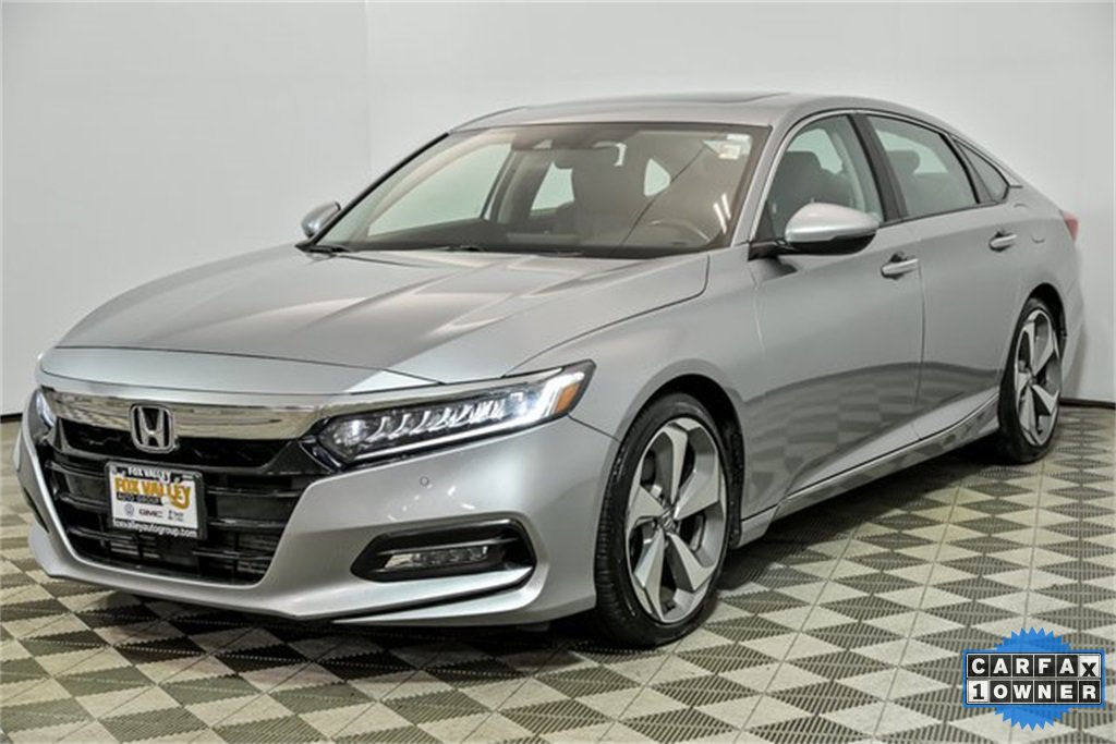 2019 Honda Accord Touring 2.0T photo 4