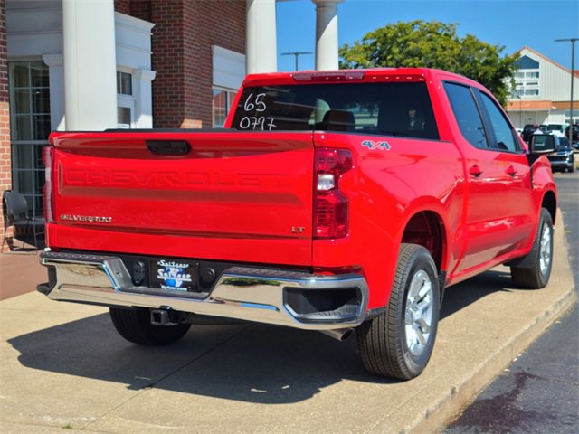 2025 Chevrolet Silverado 1500 LT photo 4