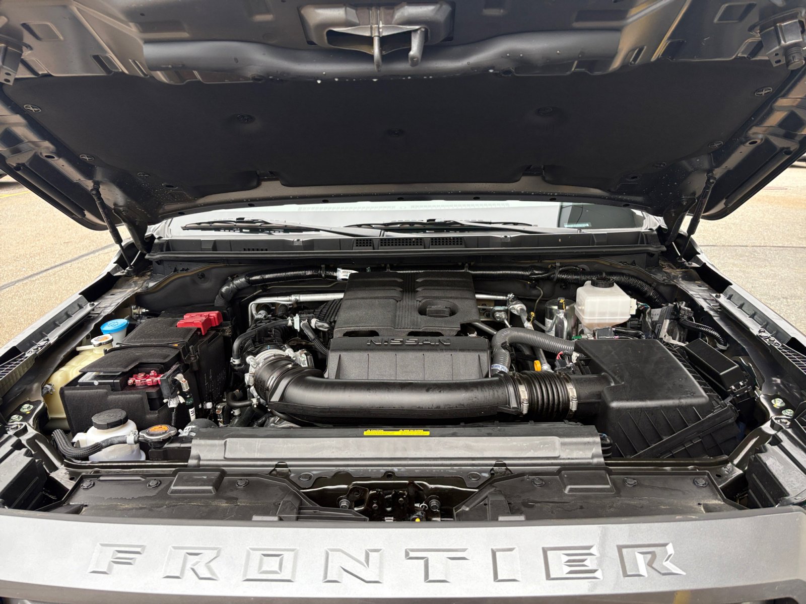 2024 Nissan Frontier SV photo 6