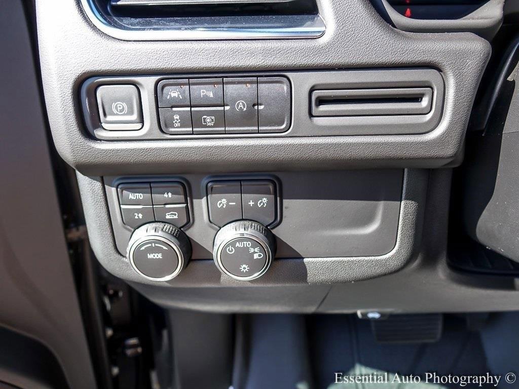 2024 CHEVROLET SUBURBAN - Image 30