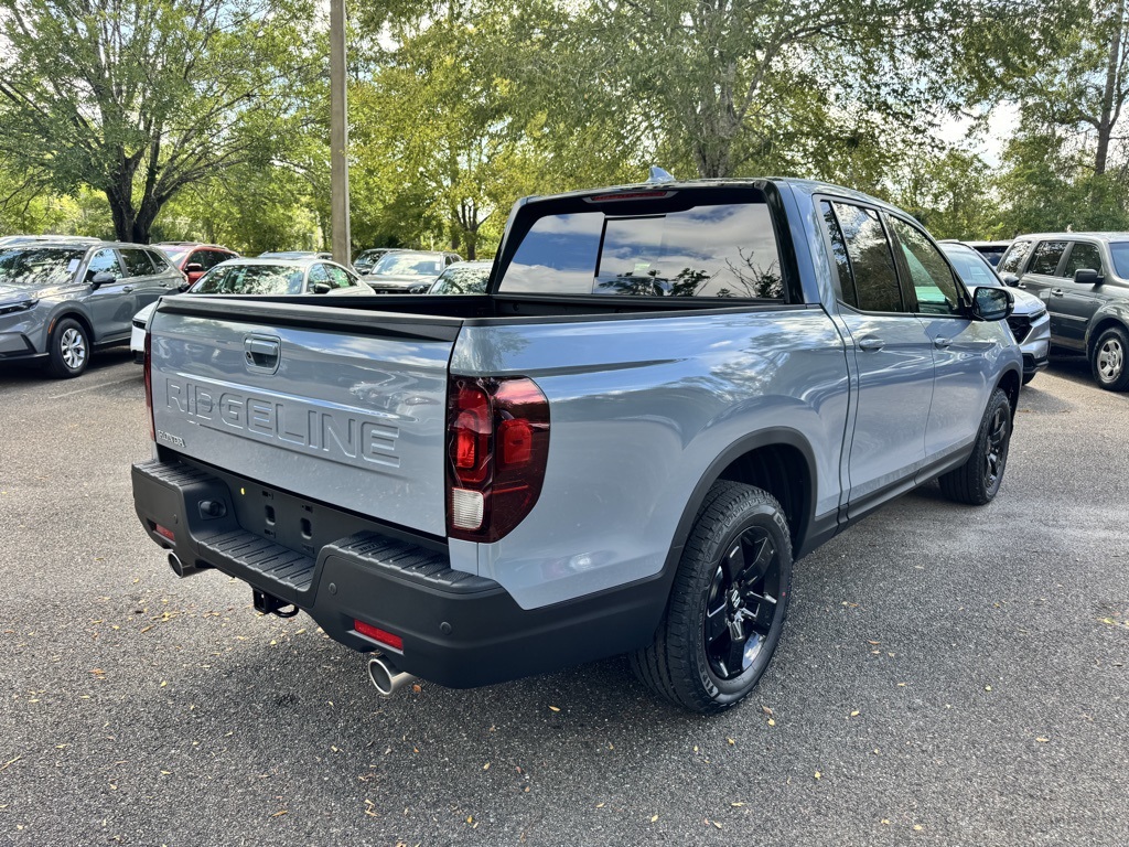 2025 Honda Ridgeline Black Edition photo 6