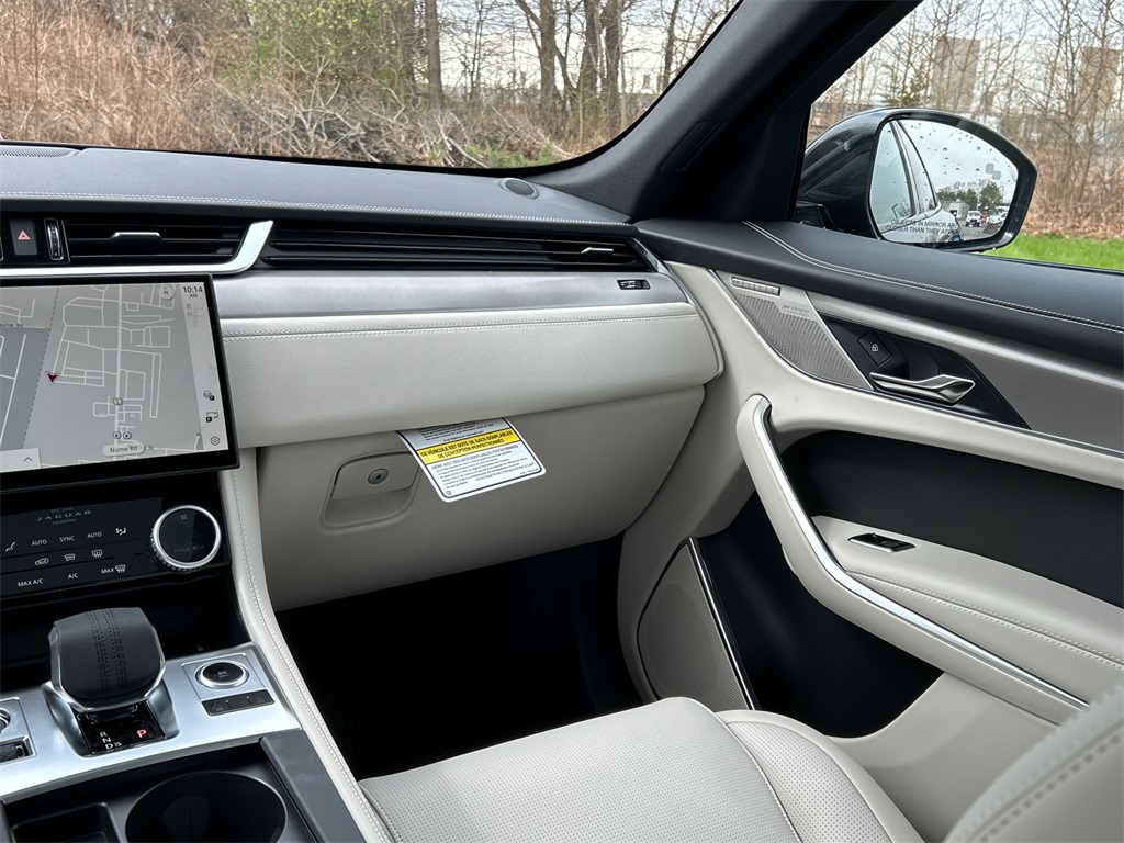 2026 Jaguar F-PACE P250 R-Dynamic S photo 25