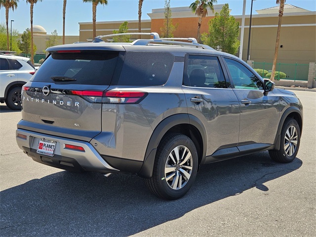 2025 Nissan Pathfinder SL photo 2