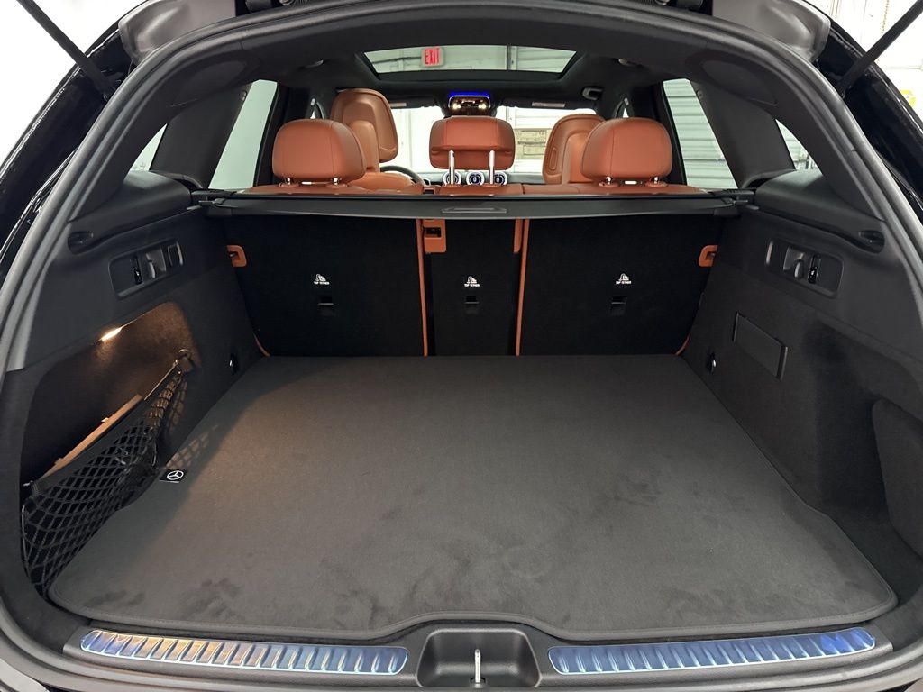 2026 Mercedes Benz GLC 300 photo 21