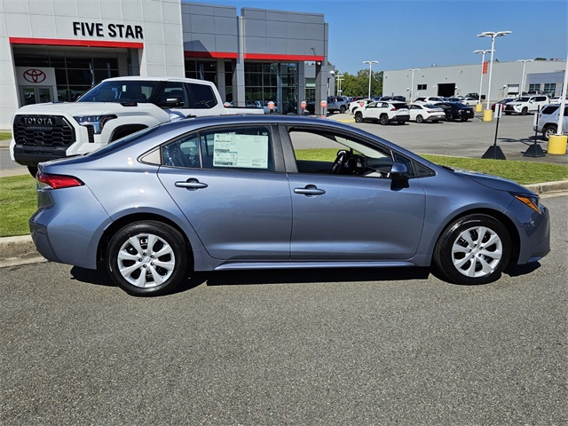2025 Toyota Corolla LE photo 12