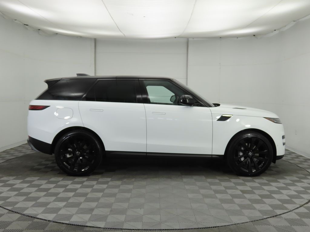 2025 Land Rover Range Rover Sport SE photo 4