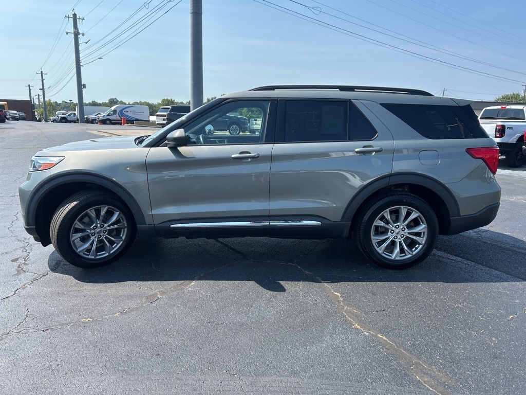 2020 Ford Explorer XLT photo 3
