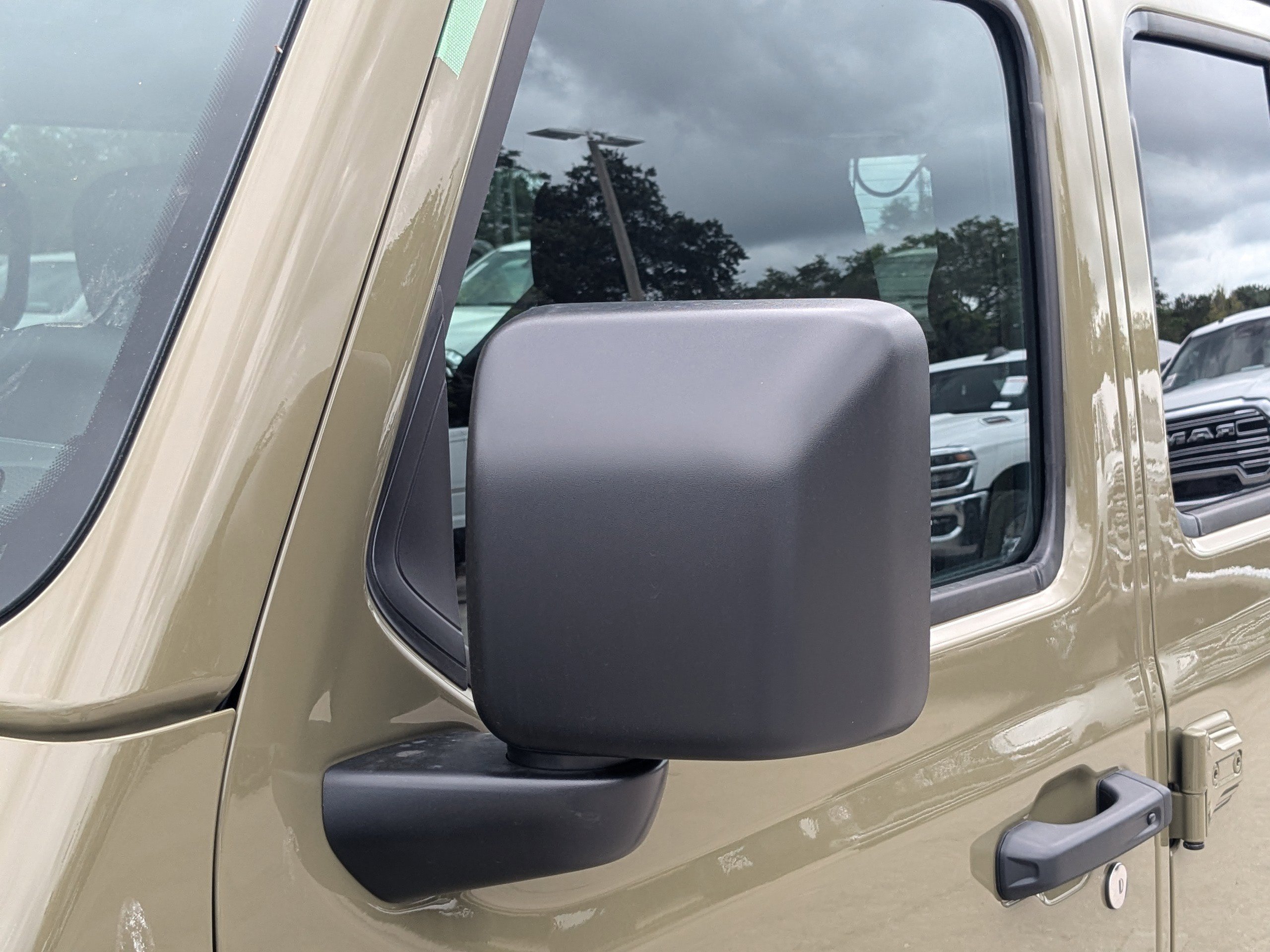2025 Jeep Wrangler Rubicon photo 11