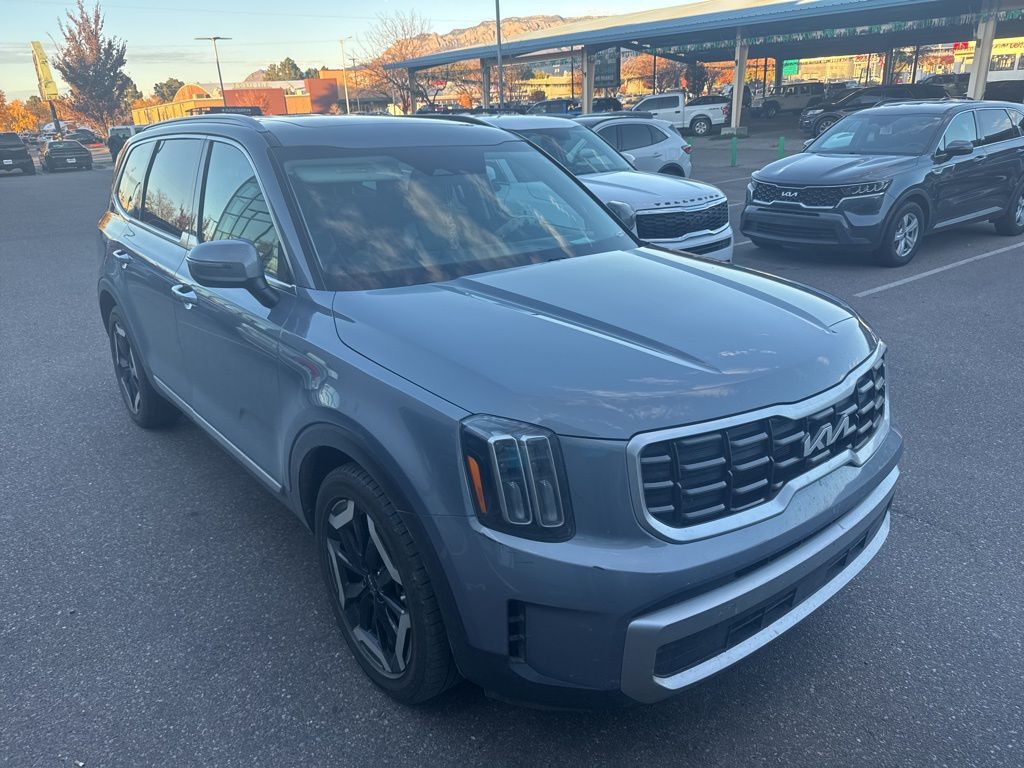 2023 Kia Telluride S photo 3
