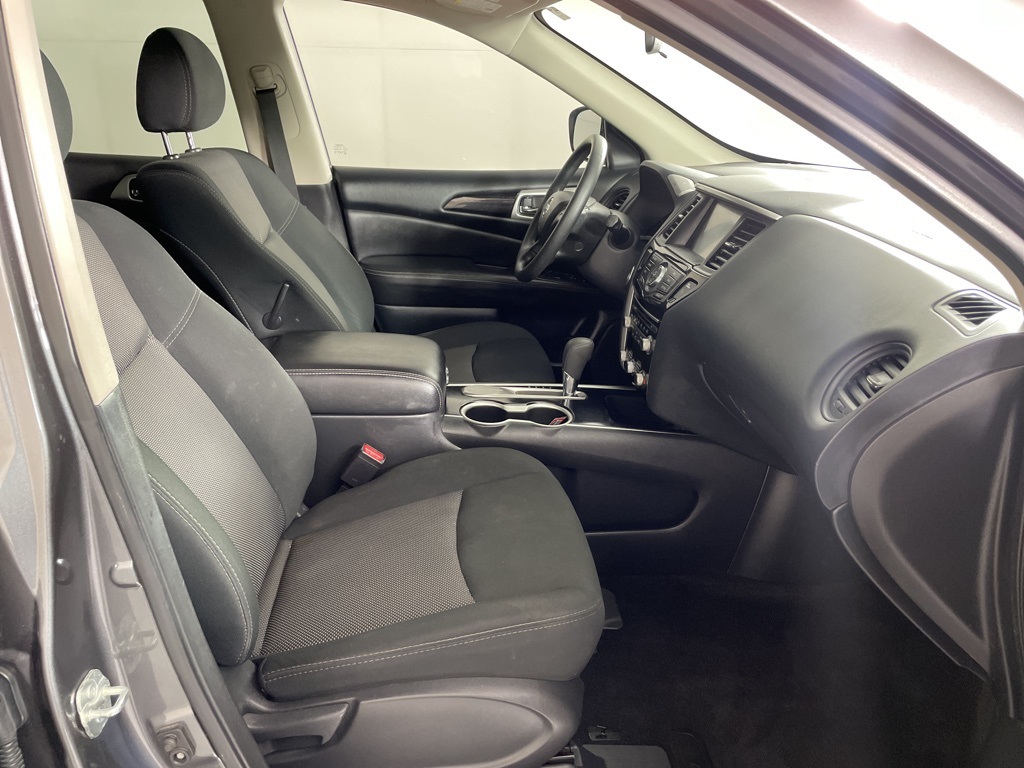 2020 Nissan Pathfinder S photo 39