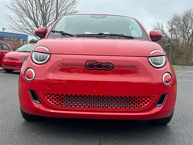 2024 Fiat 500e Red photo 2