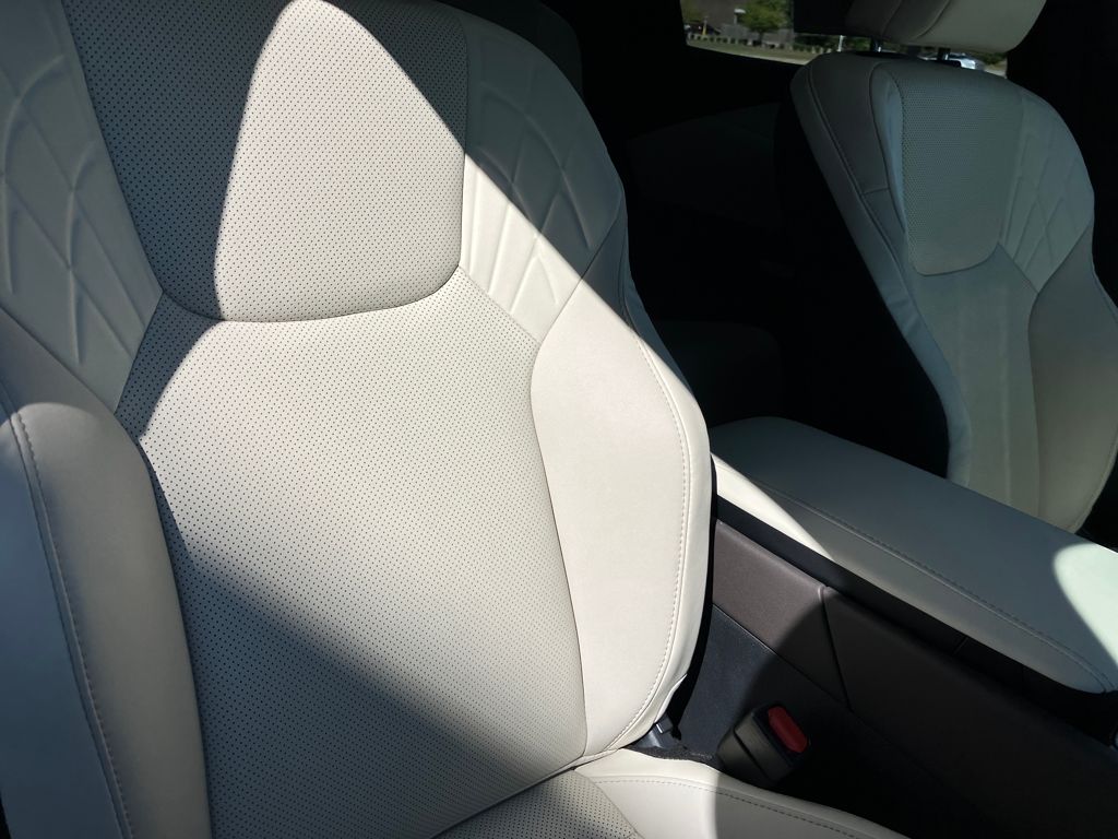 2023 Lexus RX photo 33