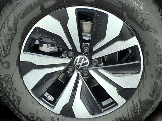 2026 Volkswagen Atlas SE Technology photo 2