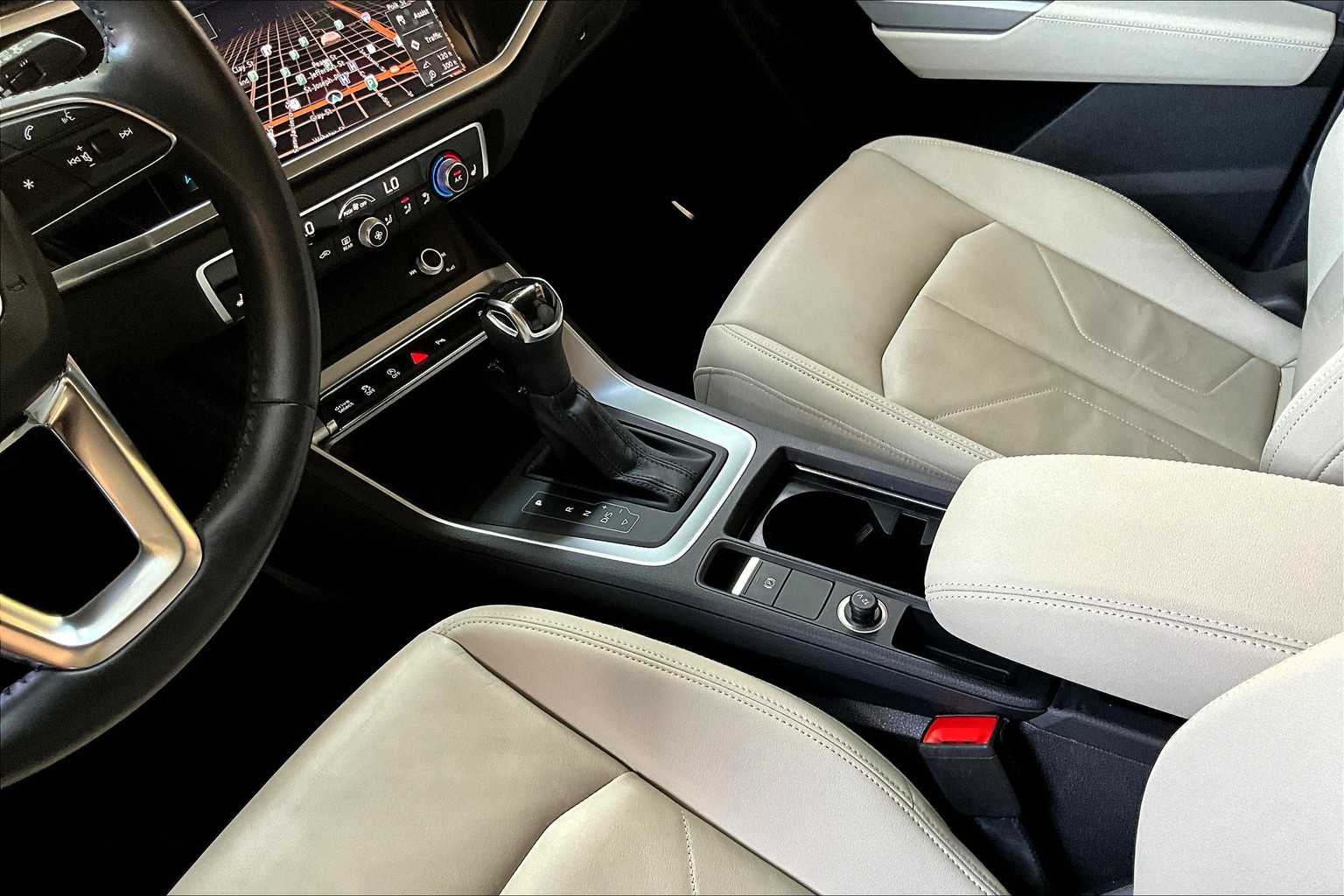 2020 Audi Q3 S line Premium Plus photo 14