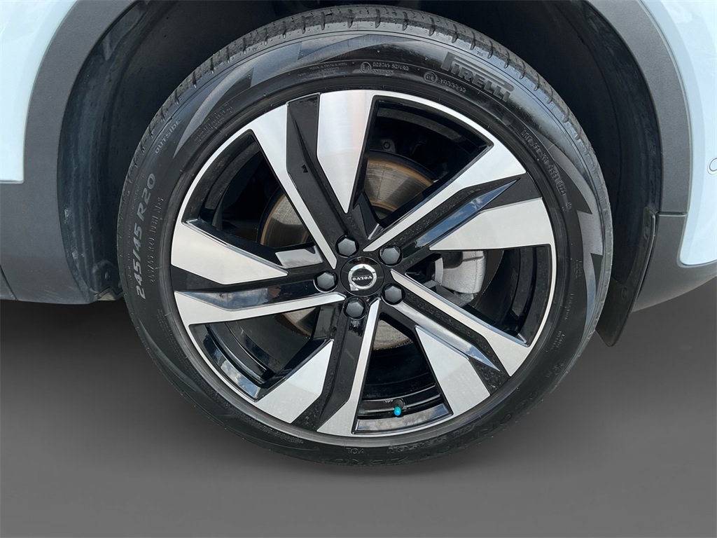 2024 Volvo XC40 Plus photo 15