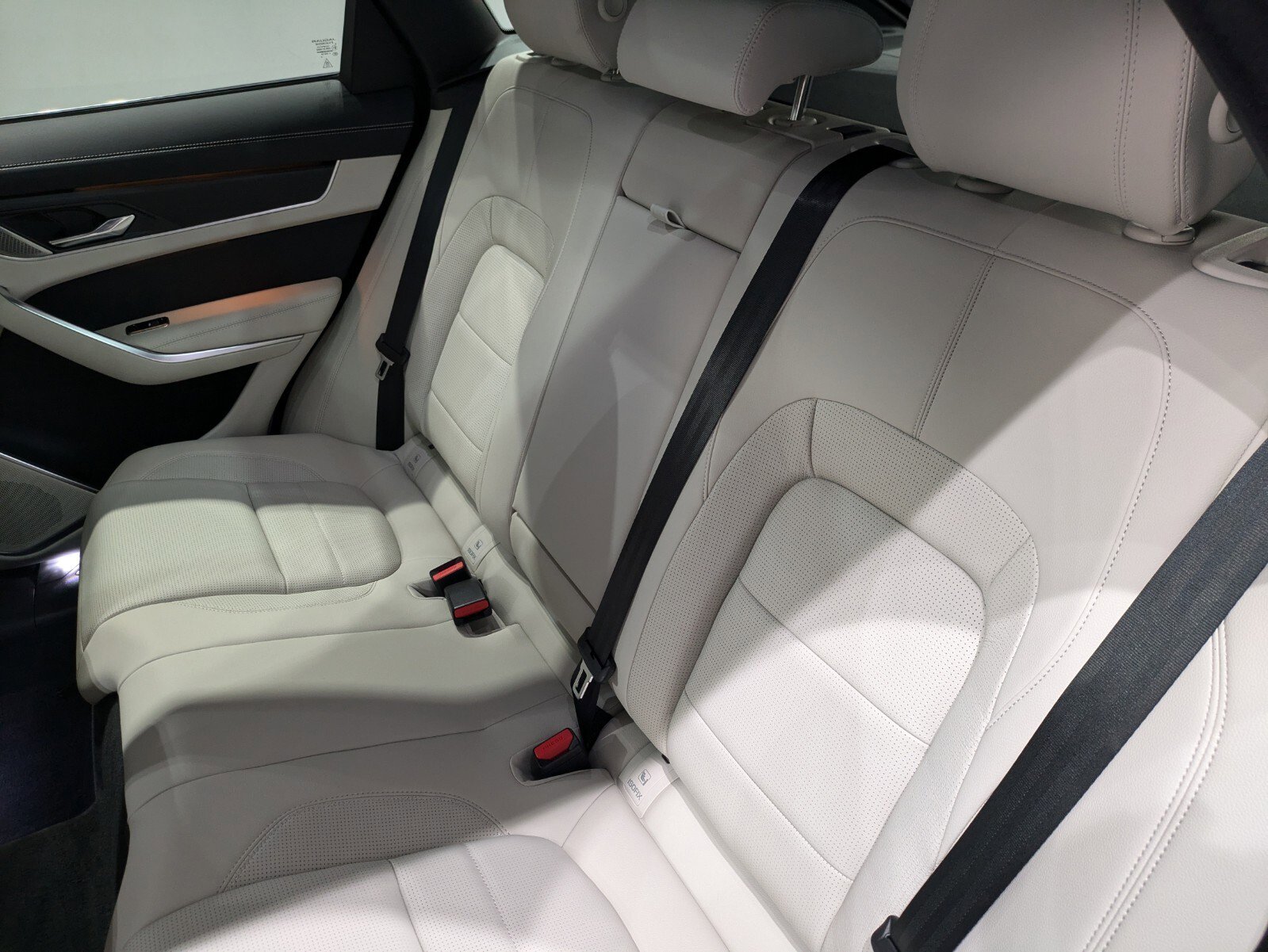 2025 Jaguar F-PACE R-Dynamic S photo 13