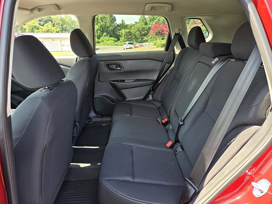 2025 Nissan Rogue S photo 9