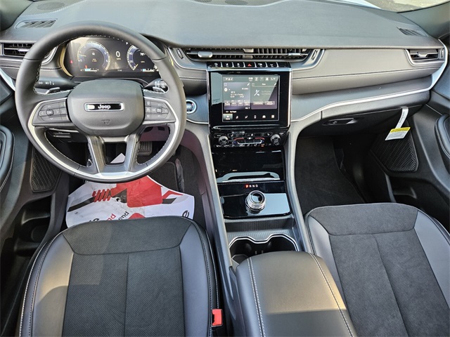 2025 Jeep Grand Cherokee Altitude X photo 4